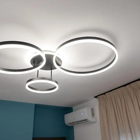 Circle Center 4* Тирана