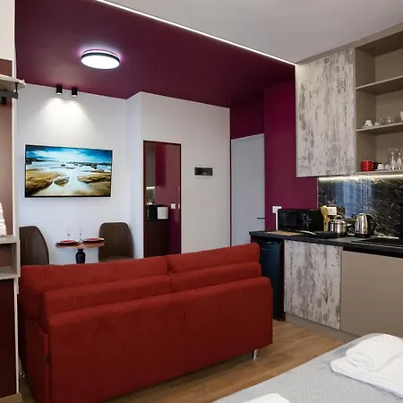 Circle Center Aparthotel 4*