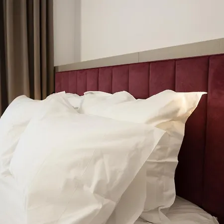 Circle Center Aparthotel 4*