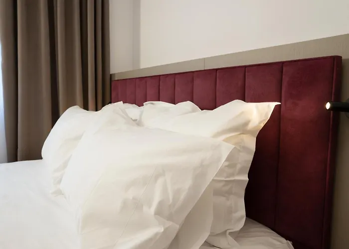 Circle Center Aparthotel 4*