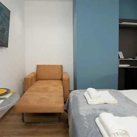 Circle Center מלון דירות טיראנה