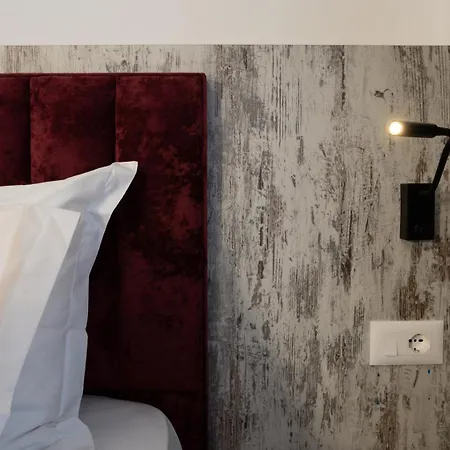 Circle Center מלון דירות טיראנה