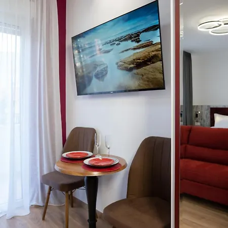 Circle Center 4* טיראנה